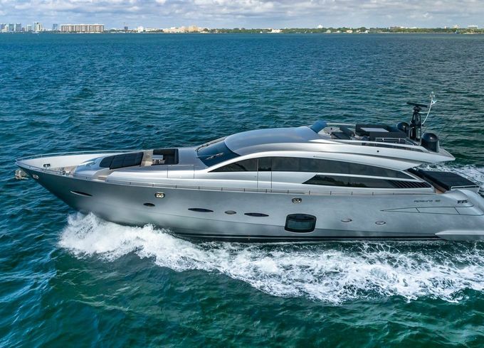 Pershing 92 Arena