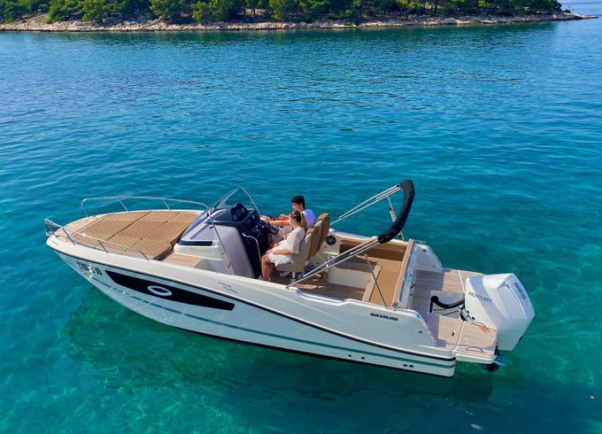 Quicksilver 755 Sun Deck Sanja