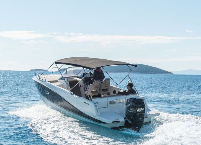 Quicksilver 755 Sundeck