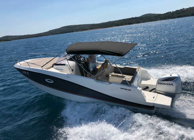 Quicksilver 755 SunDeck