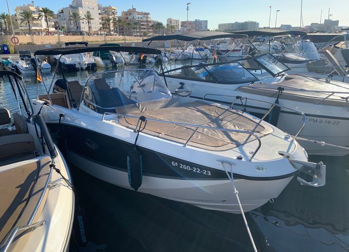 Quicksilver 755 Sundeck