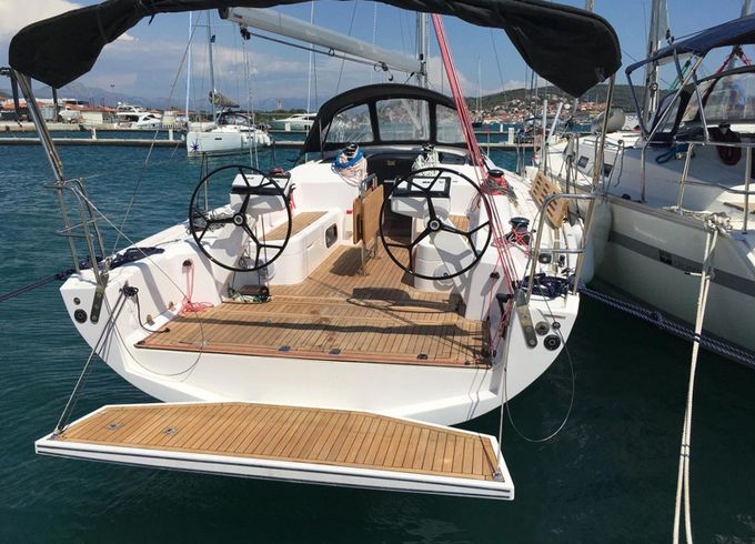 Salona 380 Navis Celere