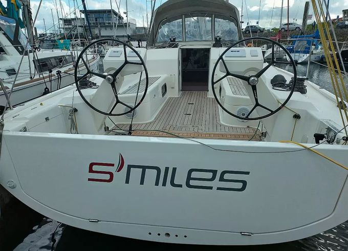 Salona 380 Smiles