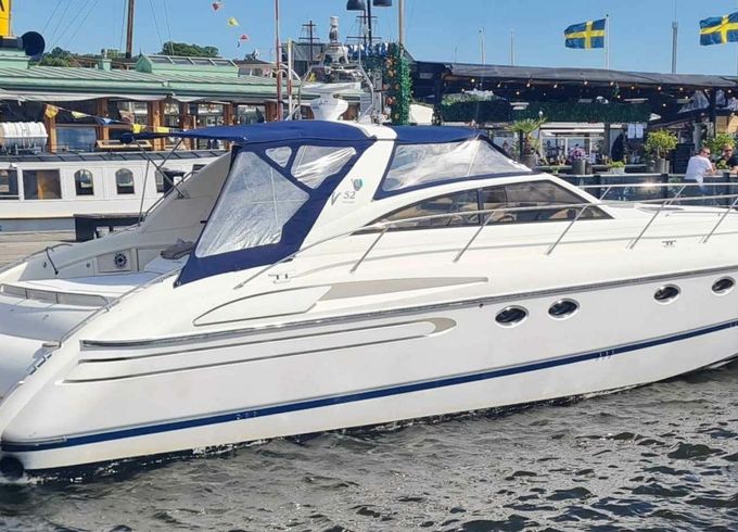 Princess V52 Wait and Sea