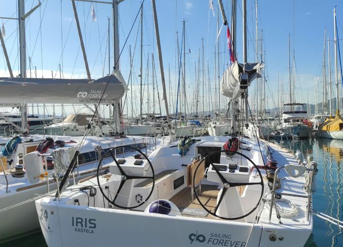 Salona 46 Iris