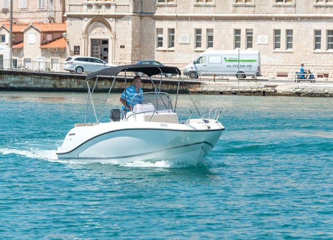 Quicksilver 555 Activ 1