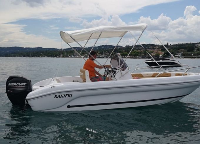Ranieri 19 Shark