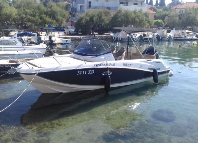 Quicksilver 675 Activ Sundeck