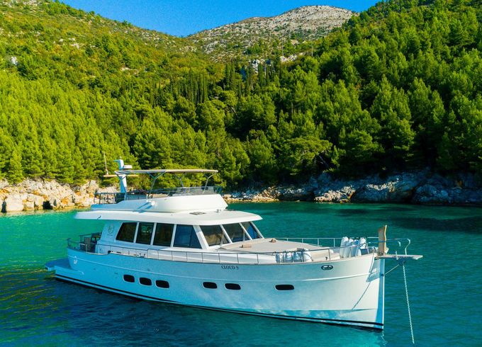 Sasga Yachts Menorquin 68 FB Cloud 9