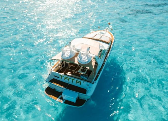 Sea Ray 43 Tata