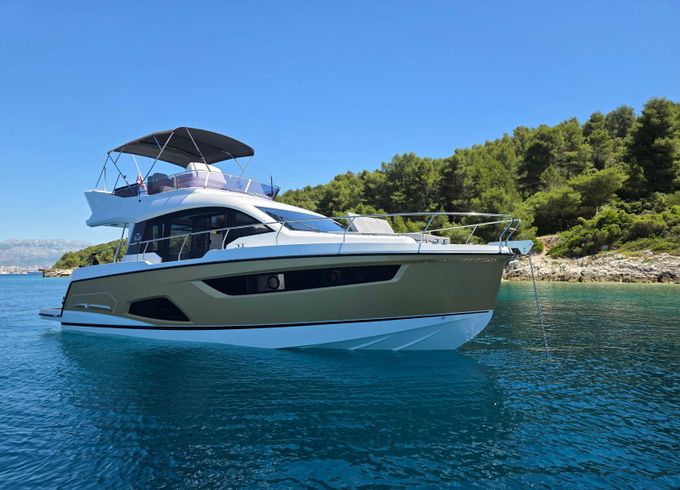 Sealine F430 Tireless Too