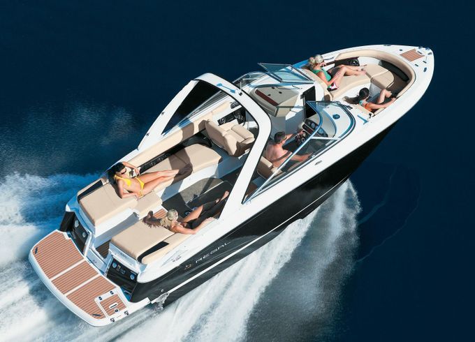 Regal 2700 Queen of Tortuga