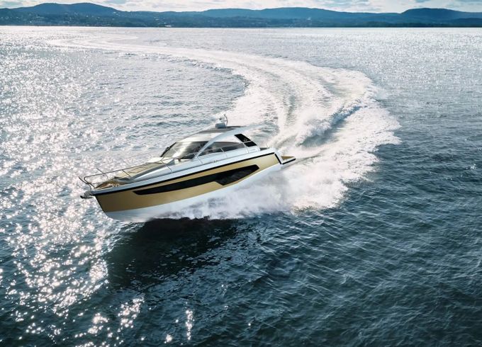 Sealine S335 Felicita