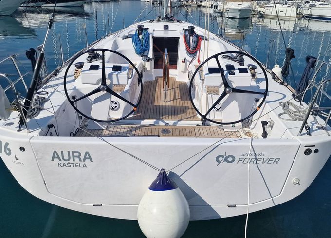 Salona 46 Aura