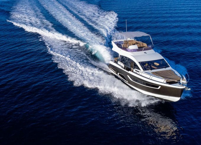 Sealine F43 Lomar