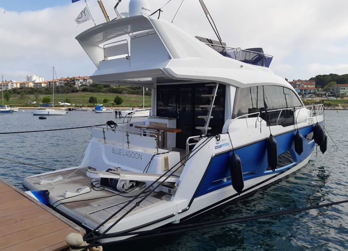 Sealine F430 Blue Lagoon