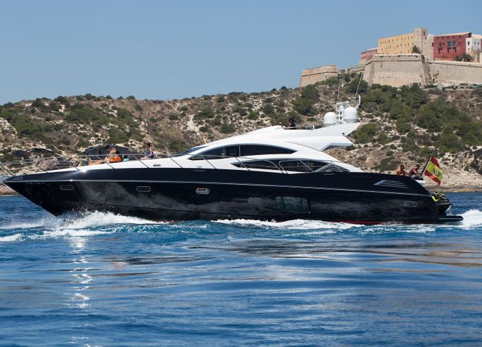 Sunseeker 74 Black Jax