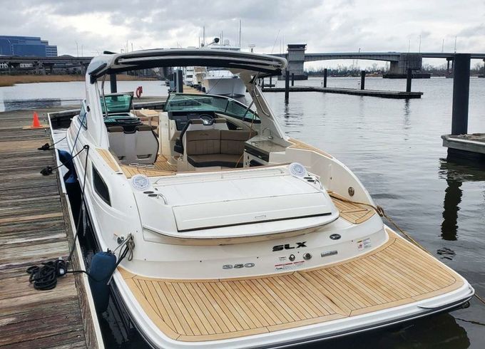 Sea Ray 350 SLX 15