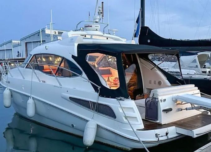 Sealine C390 La Mouette