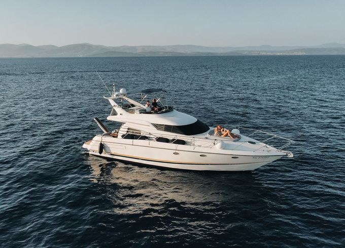 Sunseeker Manhattan 48 Fly Klara