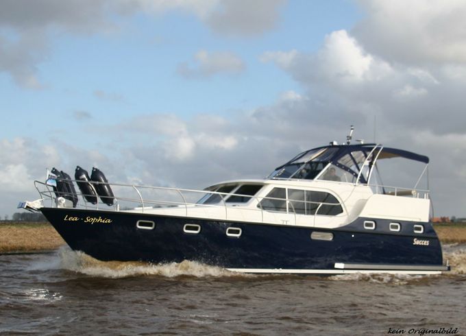 Success 125 Ultra Lea-Sophia