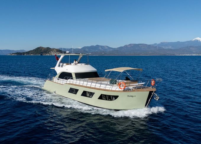 Trawler 65 Aura-Y
