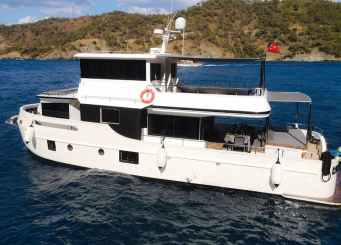 Trawler 72 Nayk 1
