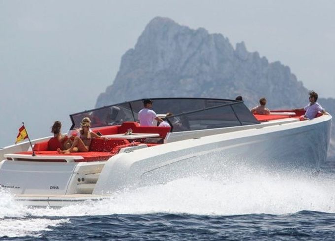 Vanquish 54 Diva