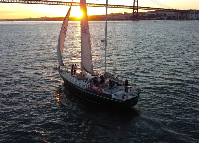 Up to 18 Persons - 3 Hours Tour