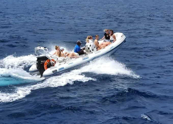20 feet Caribe power rib boat in Jan Thiel, Curaçao