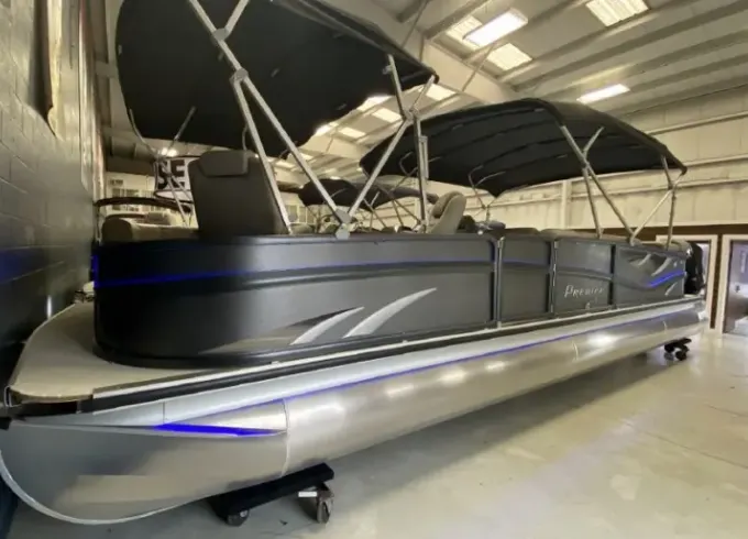 Pontoon Rental in Lake Havasu City, Arizona for 11 person!