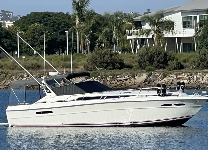 Sea Ray Express Cruiser 44' Motor Yacht
