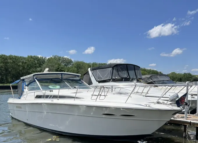 'Aquaholic' 40' Sea Ray Captained Charter on with all amenities in Chicago!