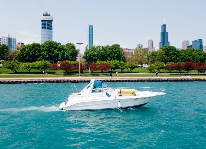34' Luxury Sea Ray Sundancer Yacht in Excellent condition for rent in Chicago
