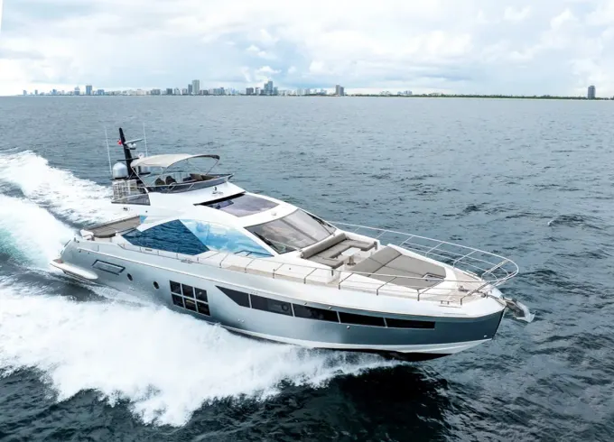 Luxury Azimut S7 Yacht Charter – Miami & Bahamas