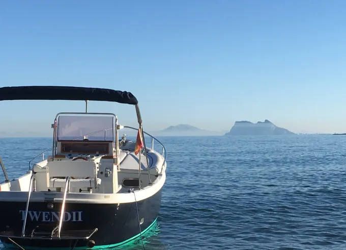 Charter a 25' Dasamarine Aztair in San Roque, Spain