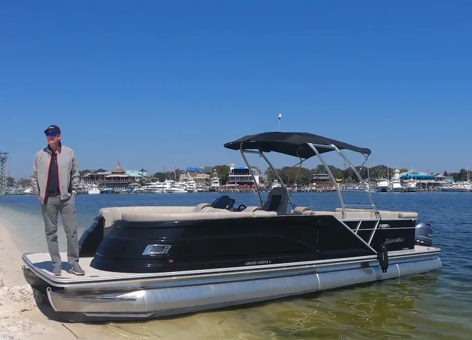 Private Captained Crab Island Dolphin Tour in Destin