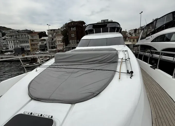 Luxurious Fairline Yacht Cruise on the Bosphorus&Islands