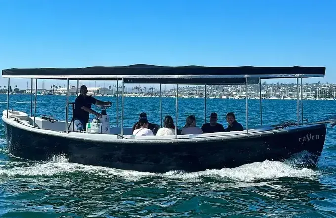 26' San Diego Bay Party on the Water Limousine