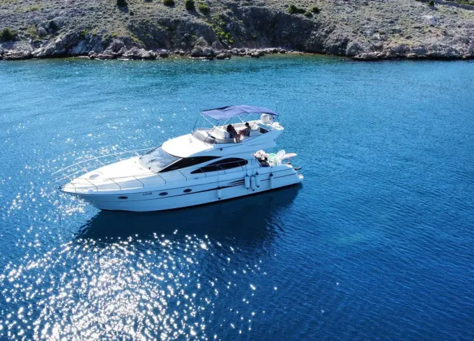 Azimut 46' Fly - Spacious Boat for Families and Friends in Piraeus, Greece