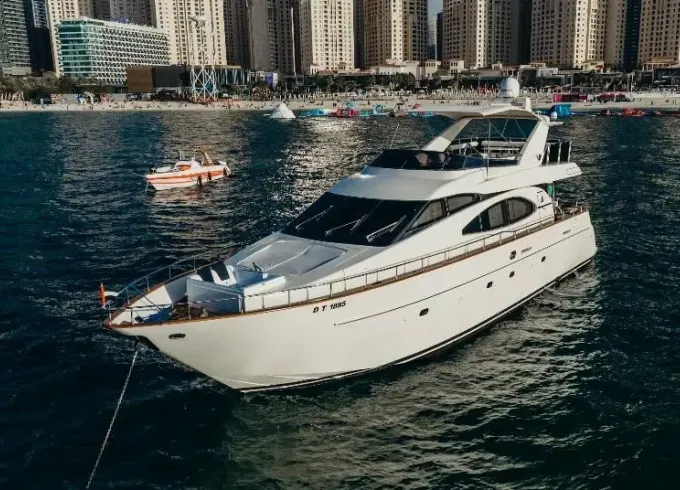 80ft Azimut Luxury Yacht Dubai - Massive Capacity for 30 Guests