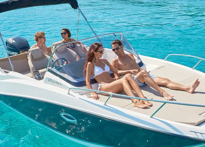 Quicksilver 675 Sundeck Powerboat in Altea
