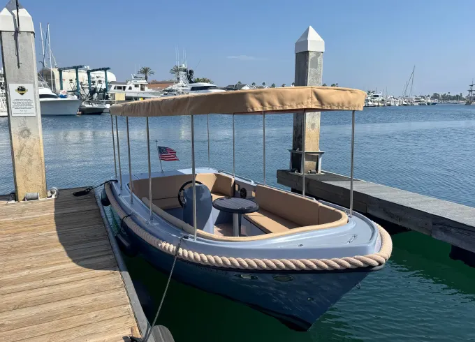 19 Ft Lago Amore Power Boat
