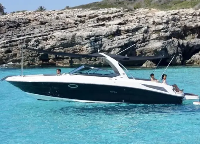 Sea Ray 300 SLX Cruiser with Seabob Included (low season)