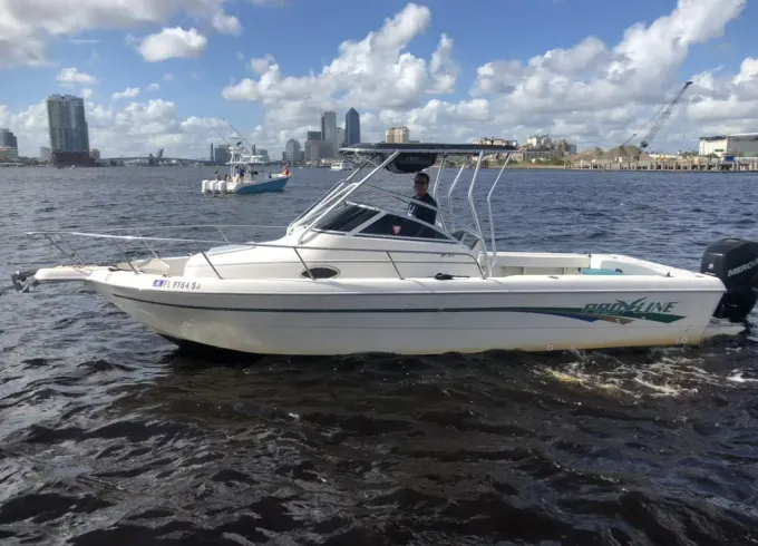 25 foot Proline Walkaround Yacht