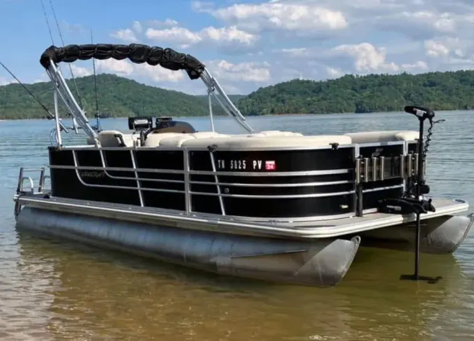 Fishing and Family Fun Trips onboard 21' Starcraft Pontoon - 10 People