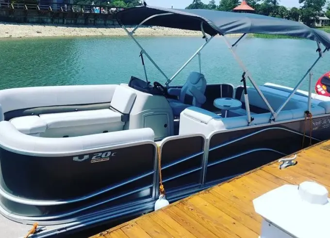 G3 20 CC Pontoon Rental on Skull Creek, Hilton Head Island