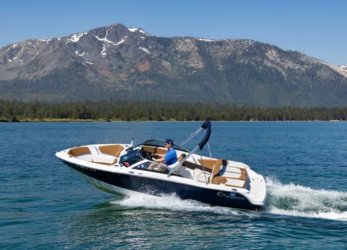 20' Four Winns Cruiser Rental for Cruising on Lake Tahoe