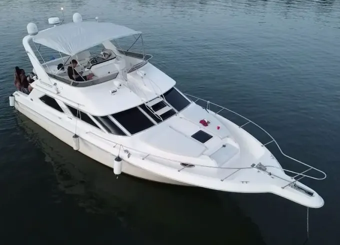 Cruise Miami in Style Aboard a 50ft Sea Ray Flybridge Yacht!