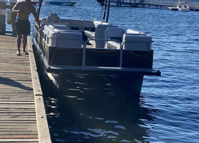 30ft Godfrey Pontoon Aquapatio - The Biggest Pontoon on the lake!!